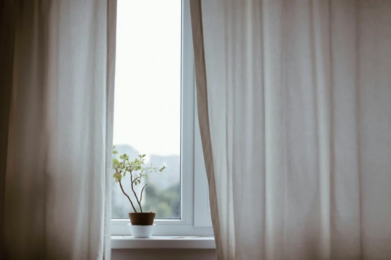 Cara Pasang Gorden Pintu Kamar